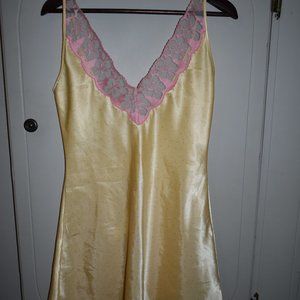 FIRM Nk ROMANCE chemise S/P Adjustable Straps V-Neck Front/Back